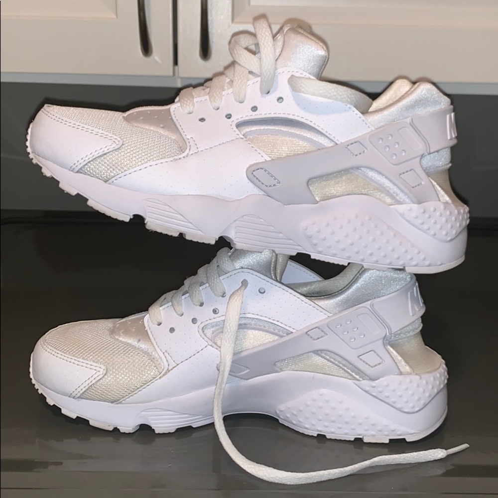 Nike Air Huarache 💲offers welcomed!